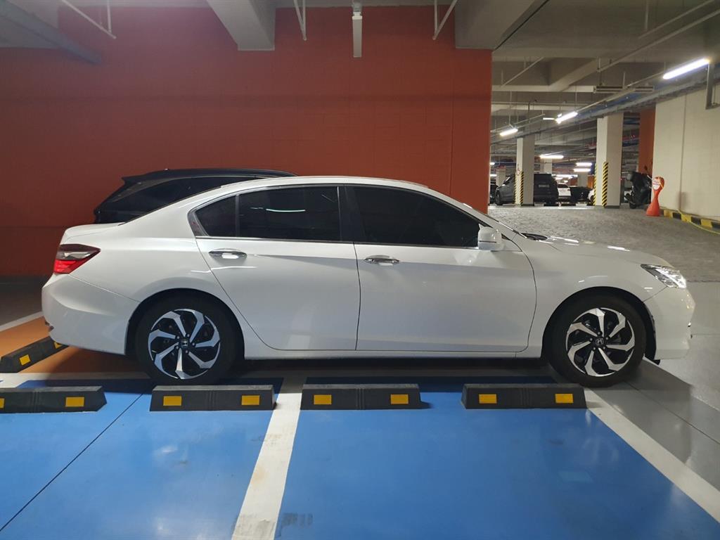 Honda Accord - Vista 2
