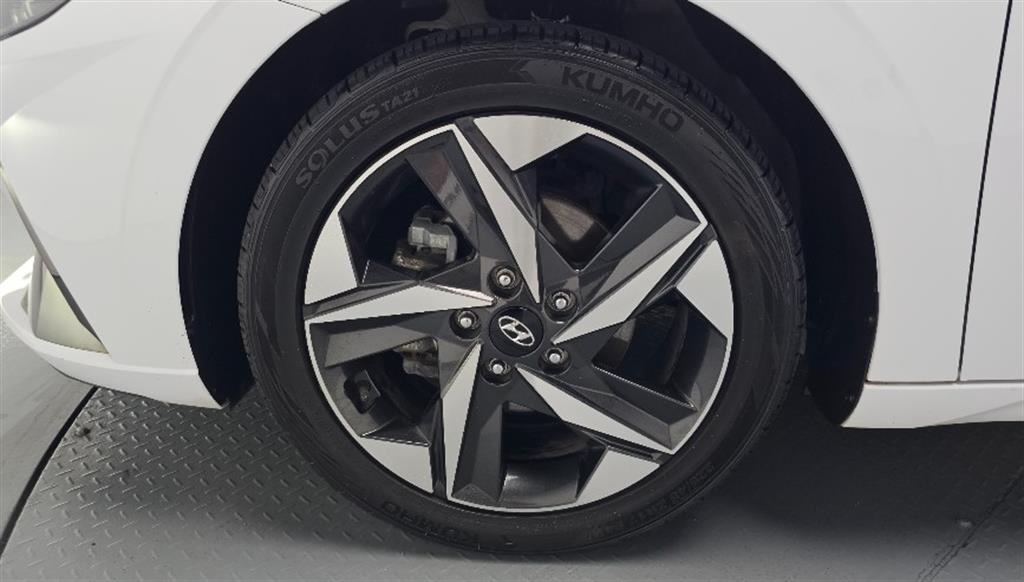 HYUNDAI Avante - Vista 7