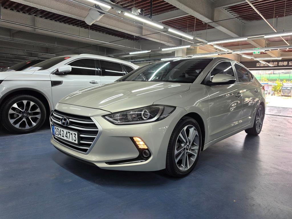 HYUNDAI Avante 2018 Blanco - Importación desde Corea - HF Imports Iquique - Foto 1