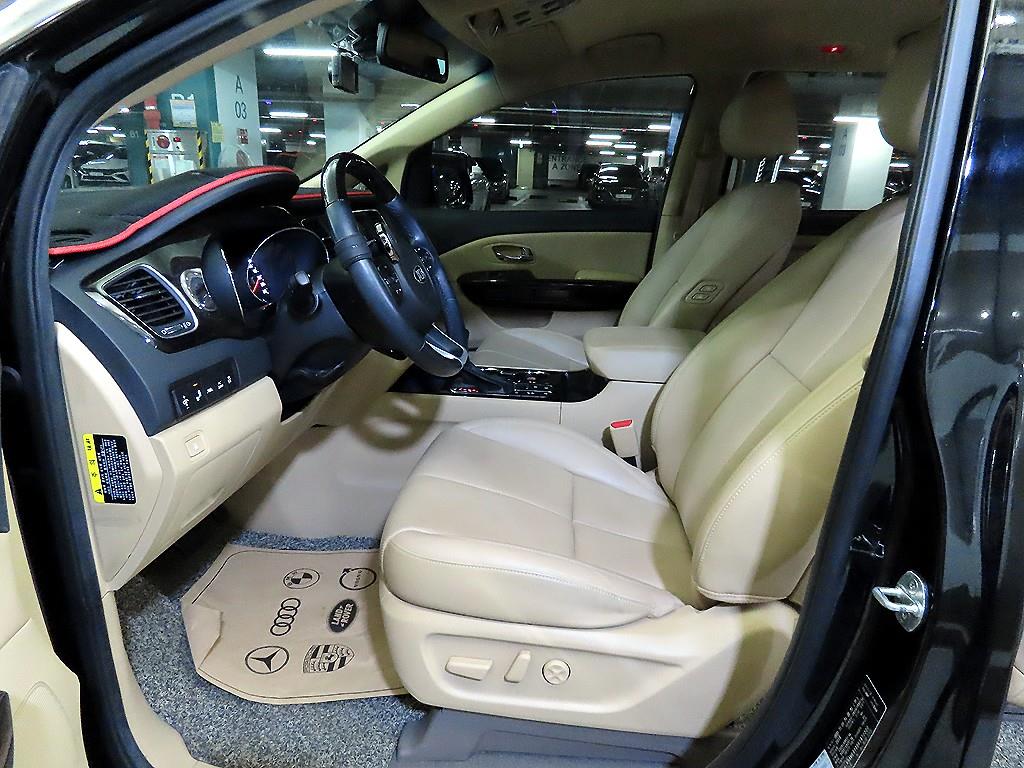 KIA Carnival - Vista 6