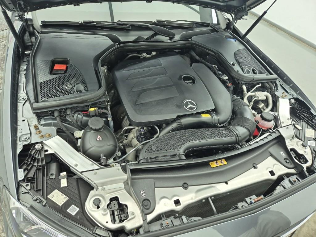 Mercedes Benz E class - Vista 6