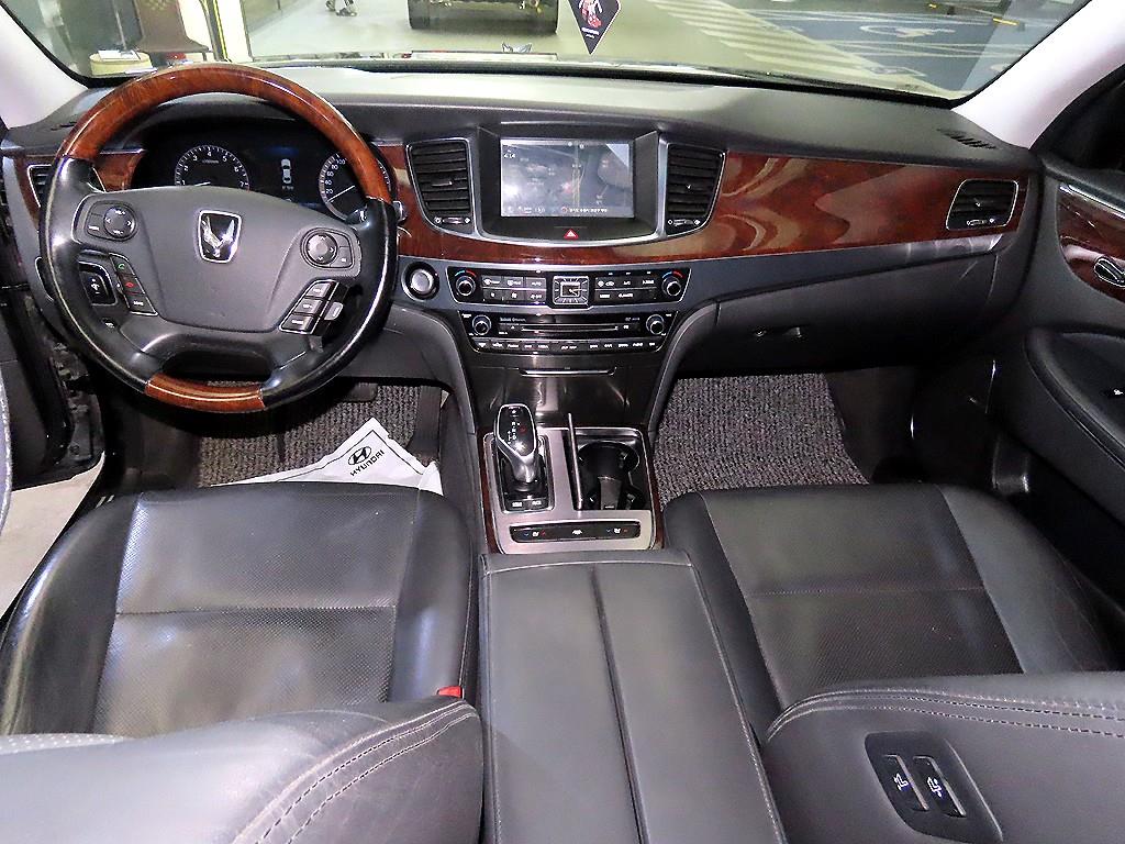HYUNDAI Equus - Vista 10