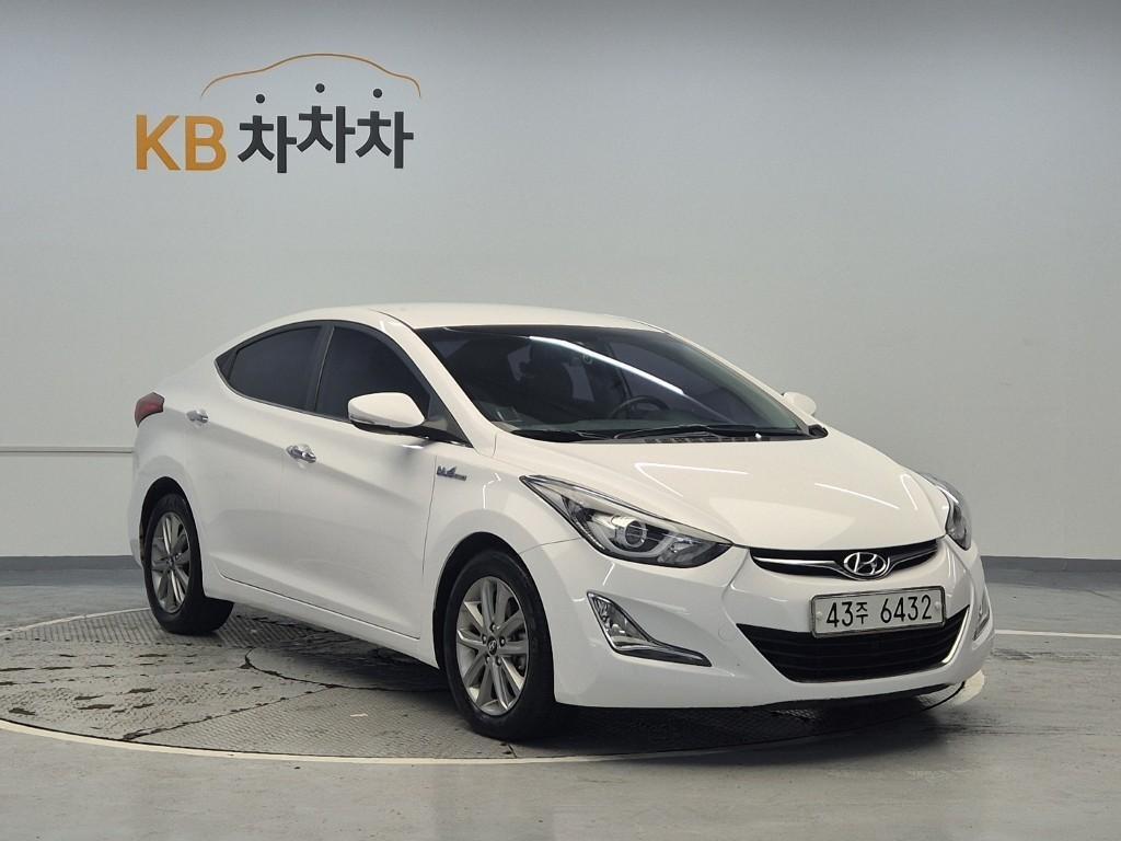 HYUNDAI Avante - Vista 4