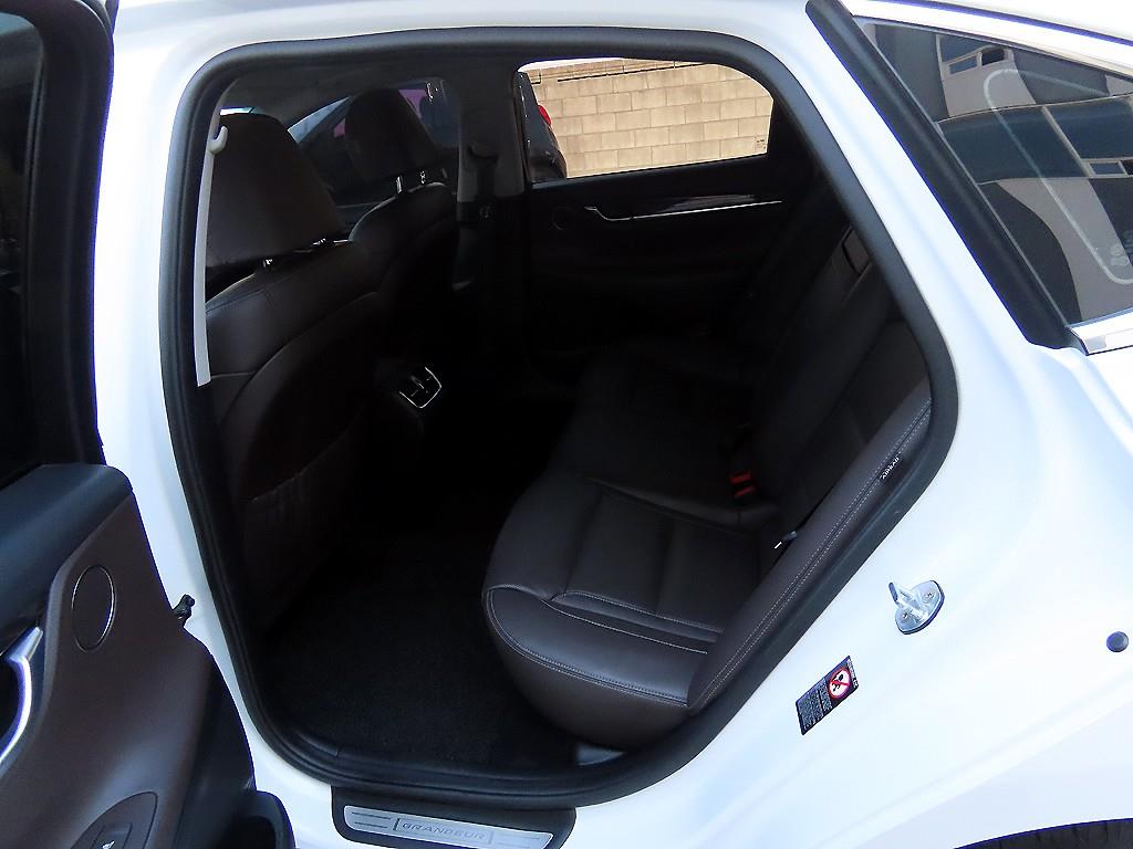 HYUNDAI Grandeur - Vista 6