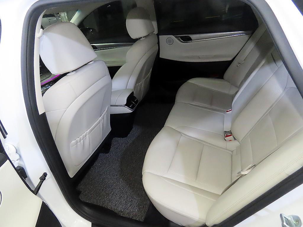 HYUNDAI Grandeur - Vista 7