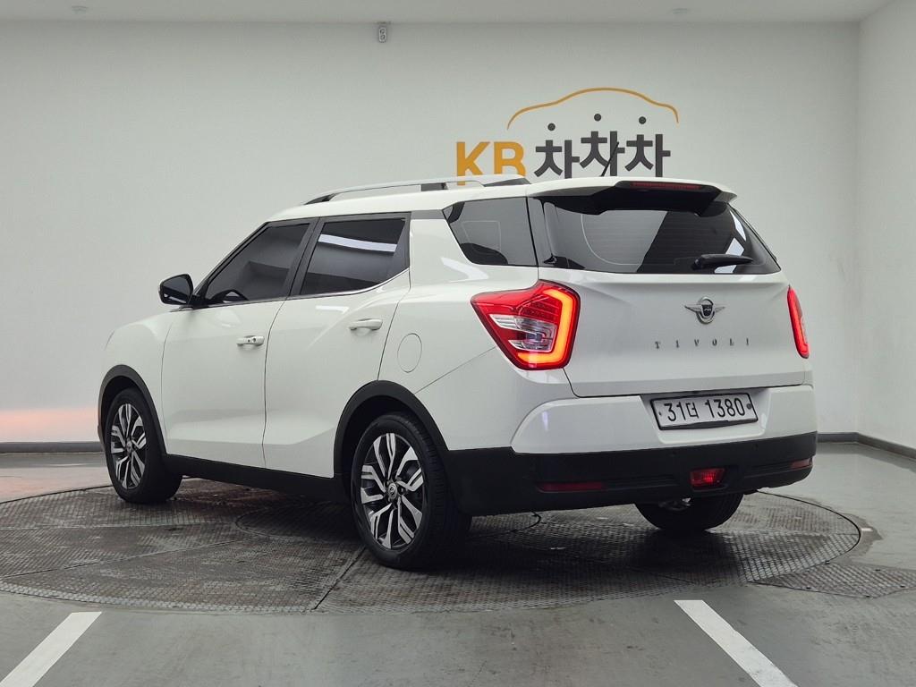 Ssangyong Tivoli - Vista 3