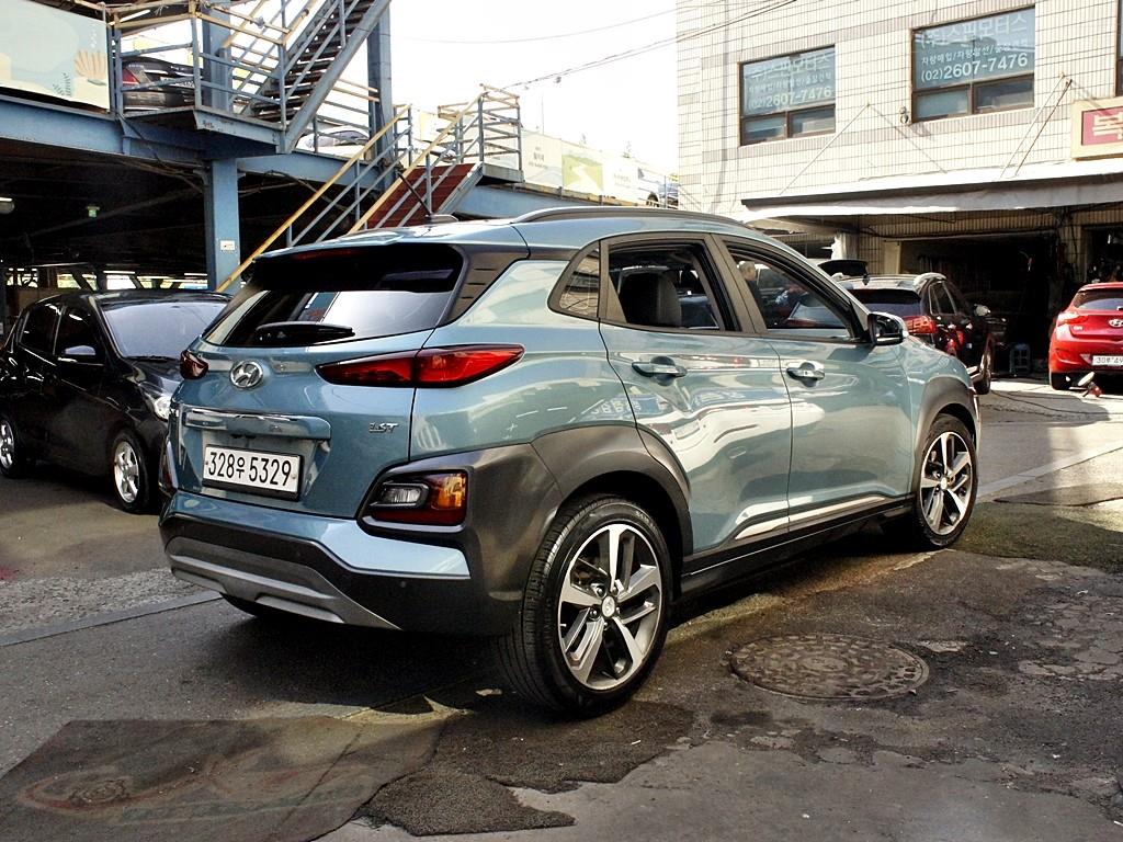 HYUNDAI Kona - Vista 7
