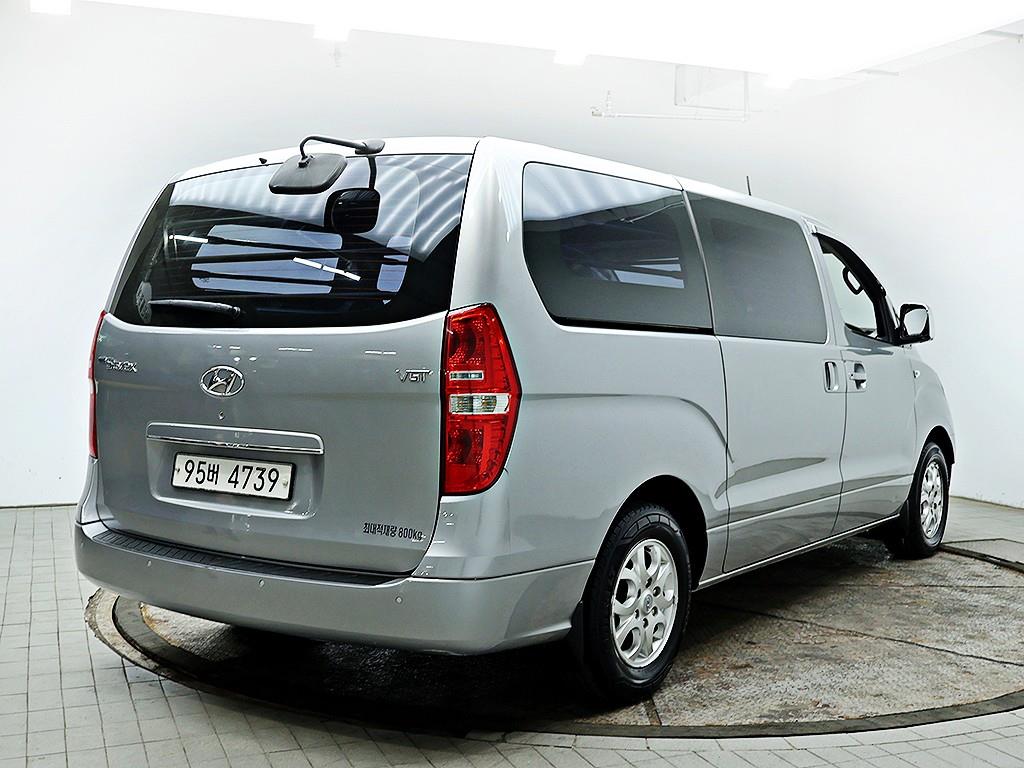 HYUNDAI Starex - Vista 7