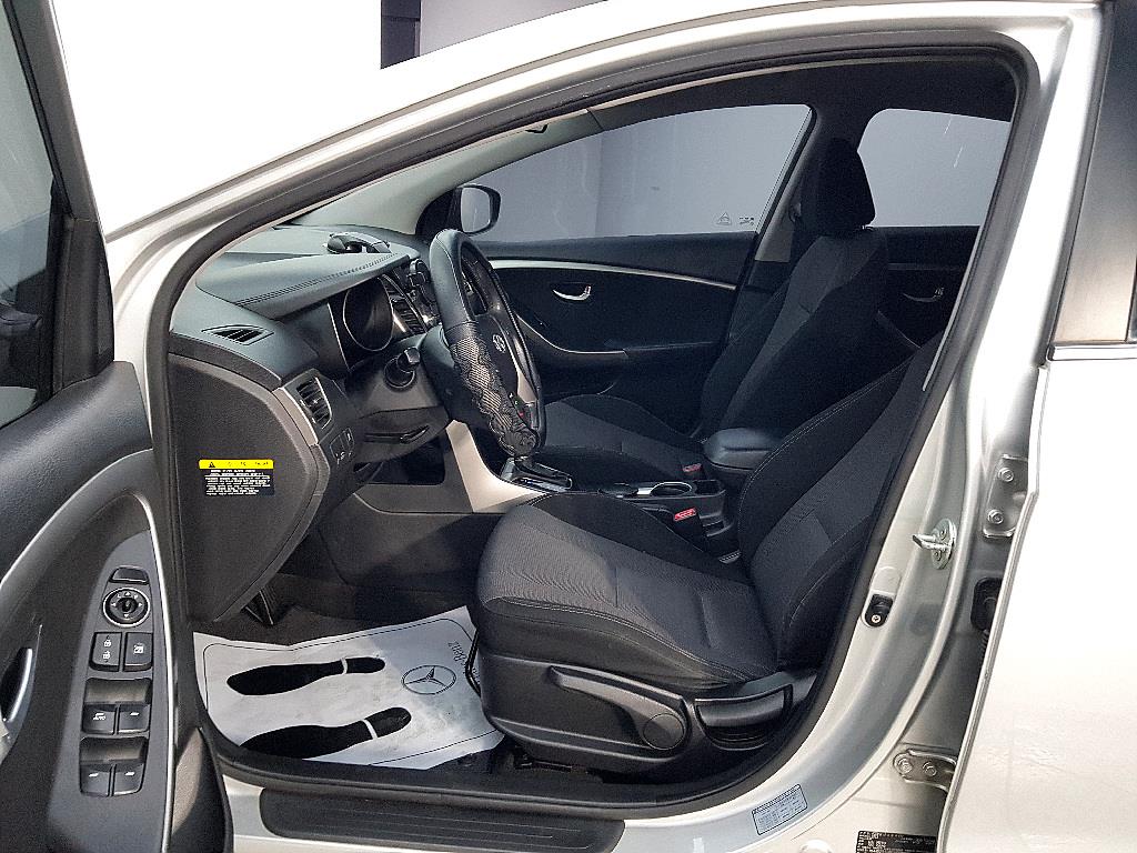 HYUNDAI i30 - Vista 8