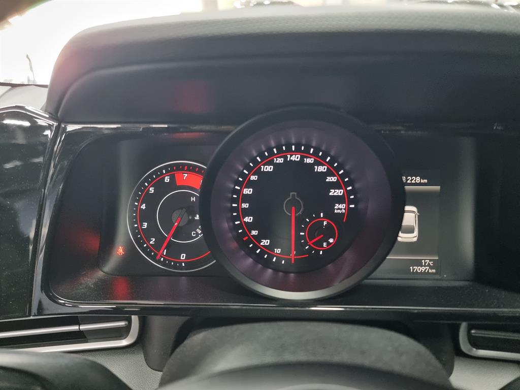 HYUNDAI Avante - Vista 10
