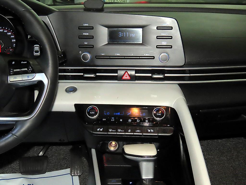 HYUNDAI Avante - Vista 11