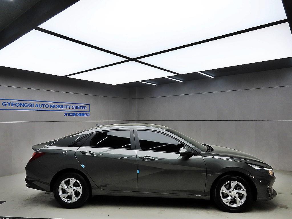HYUNDAI Avante - Vista 2