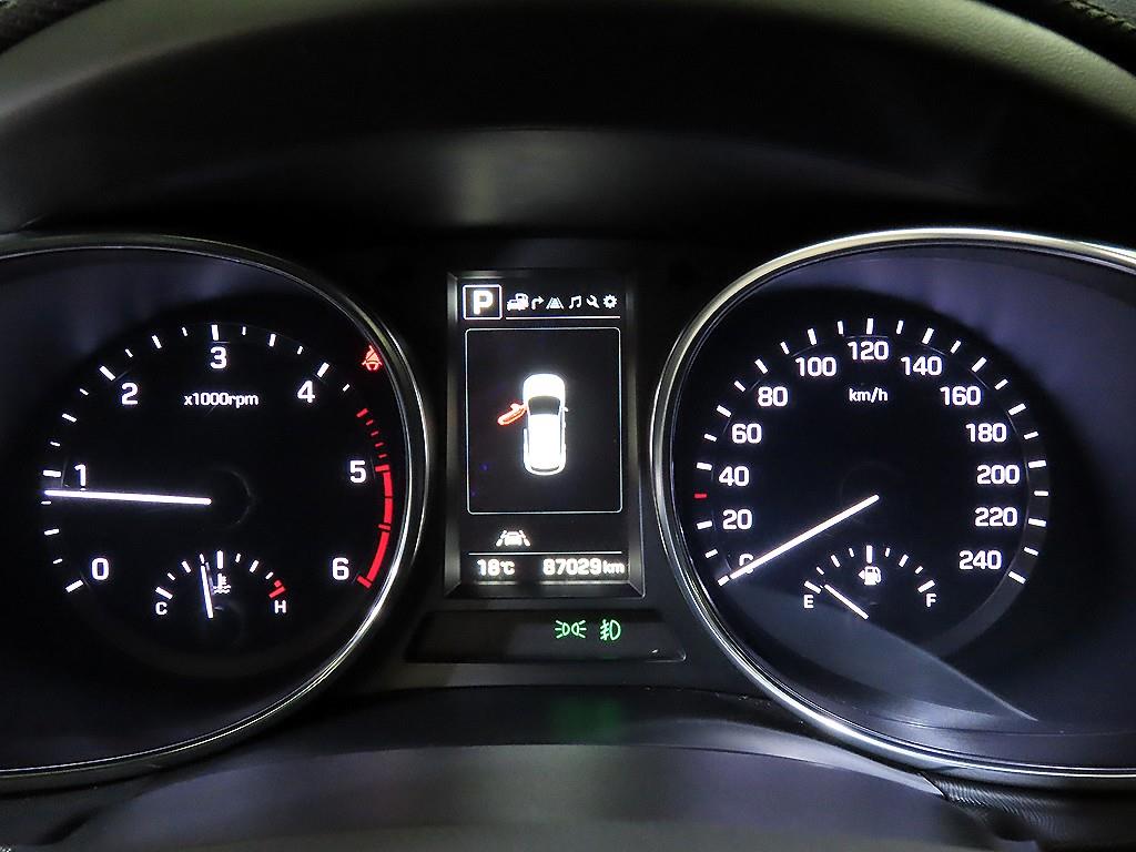 HYUNDAI Maxcruz - Vista 9