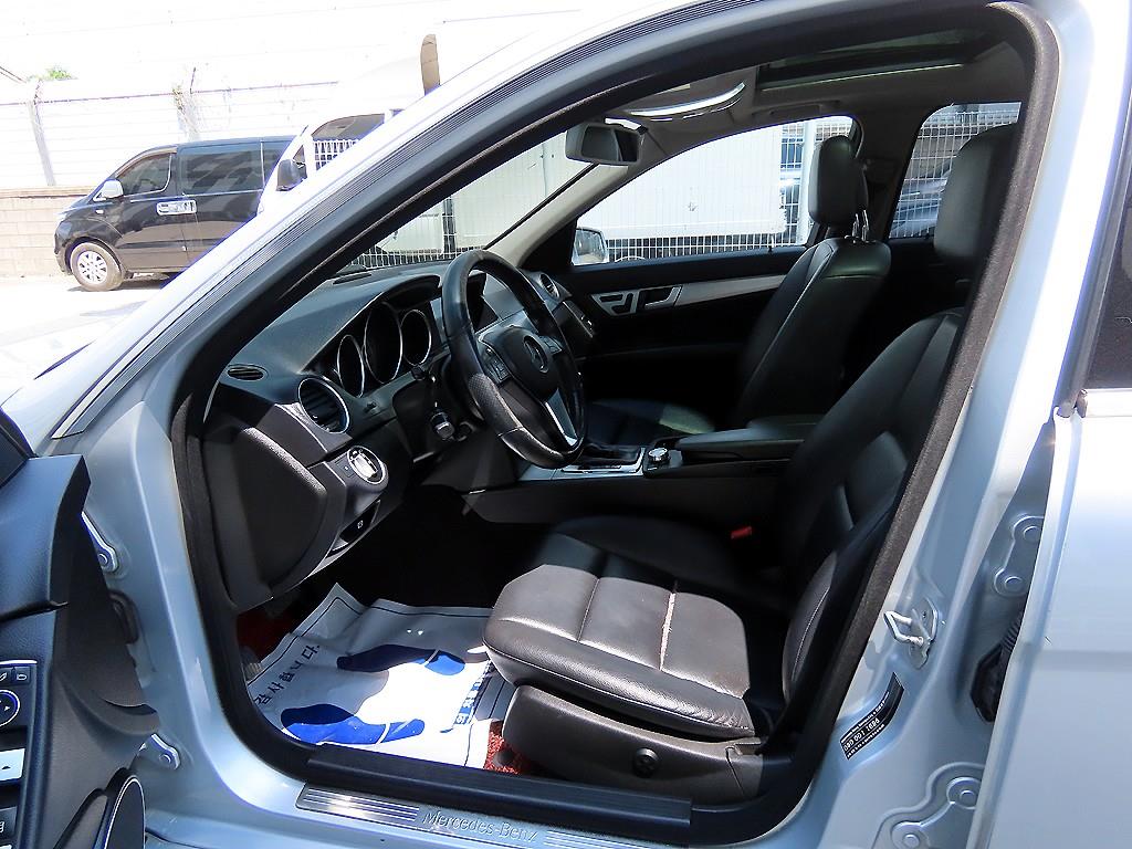 Mercedes Benz C Class - Vista 5
