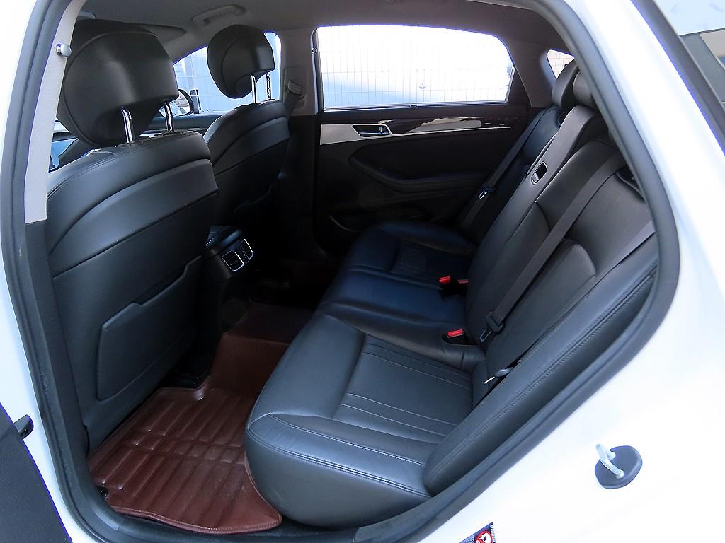 Genesis G80 - Vista 6