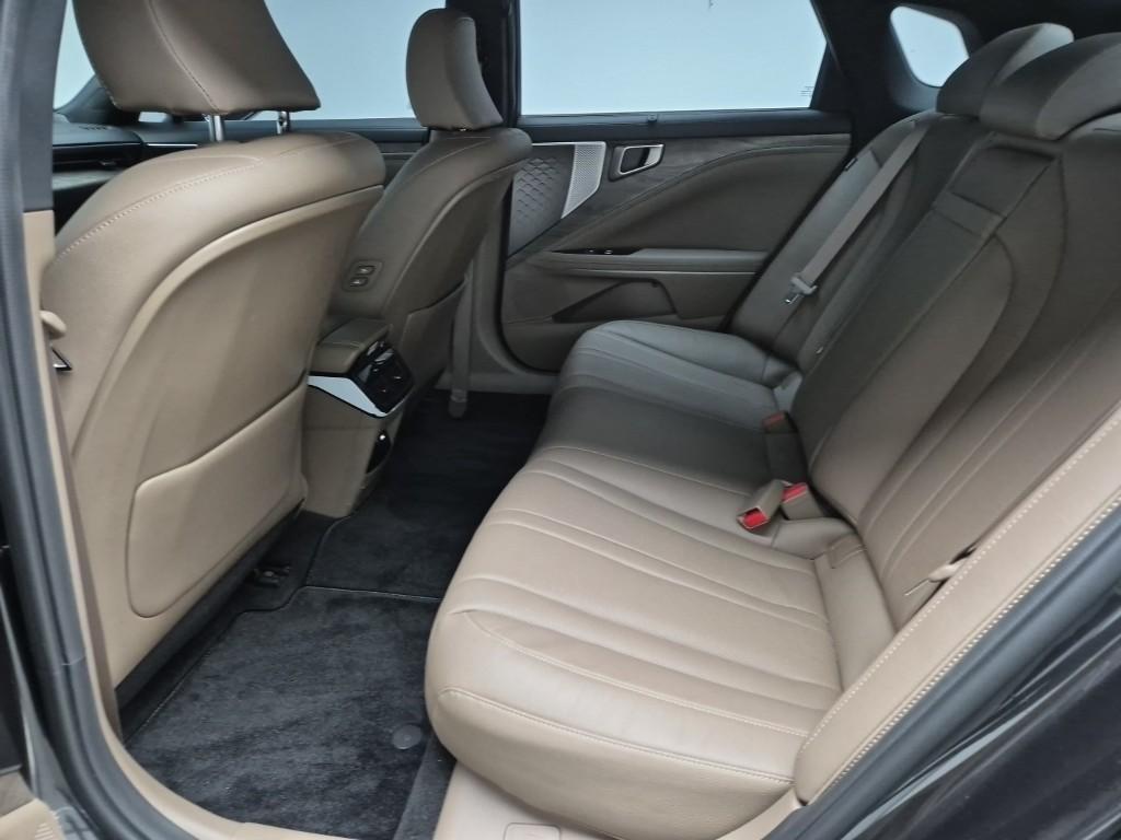 KIA K8 - Vista 7