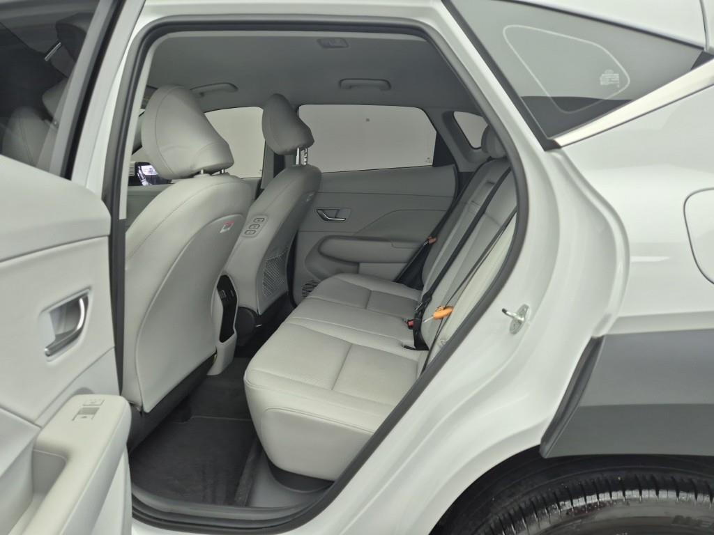 HYUNDAI Kona - Vista 12