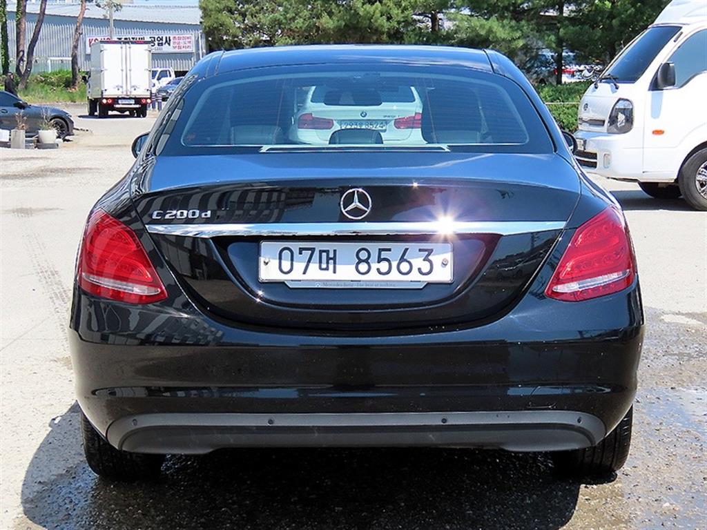Mercedes Benz C Class - Vista 3