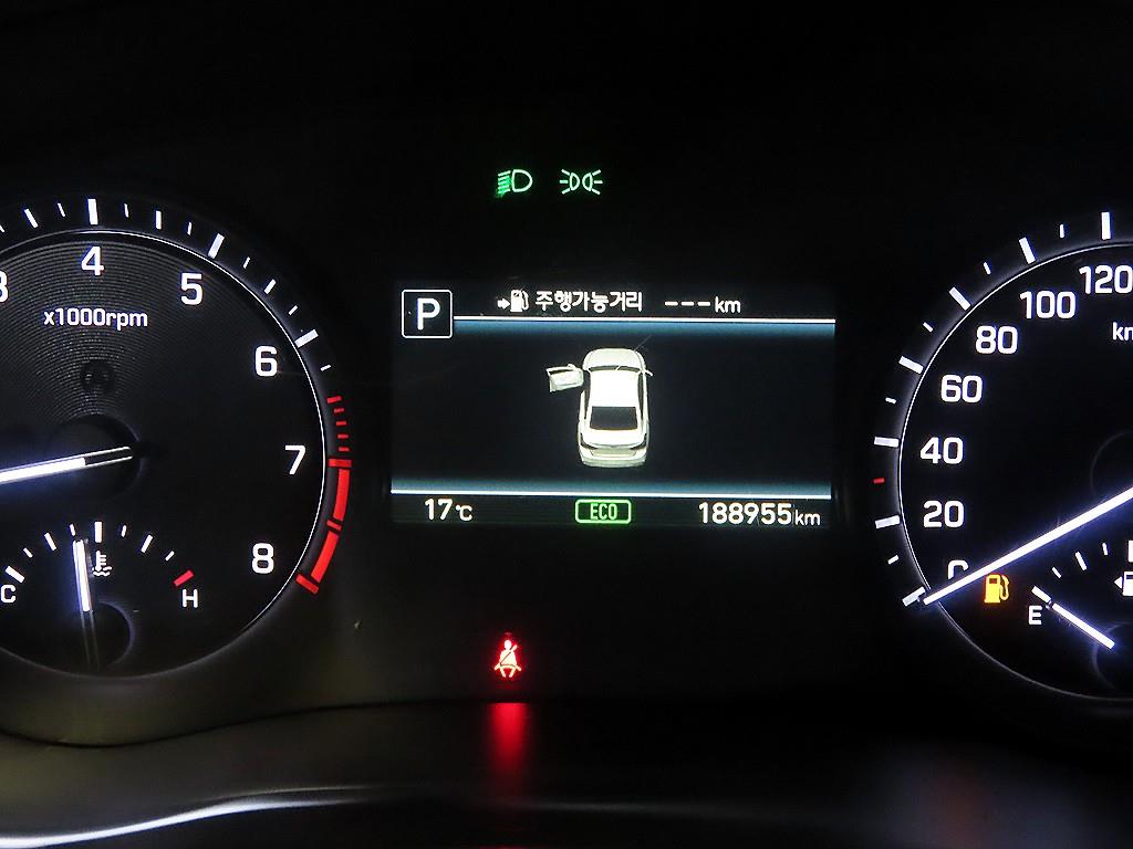 Genesis G80 - Vista 9