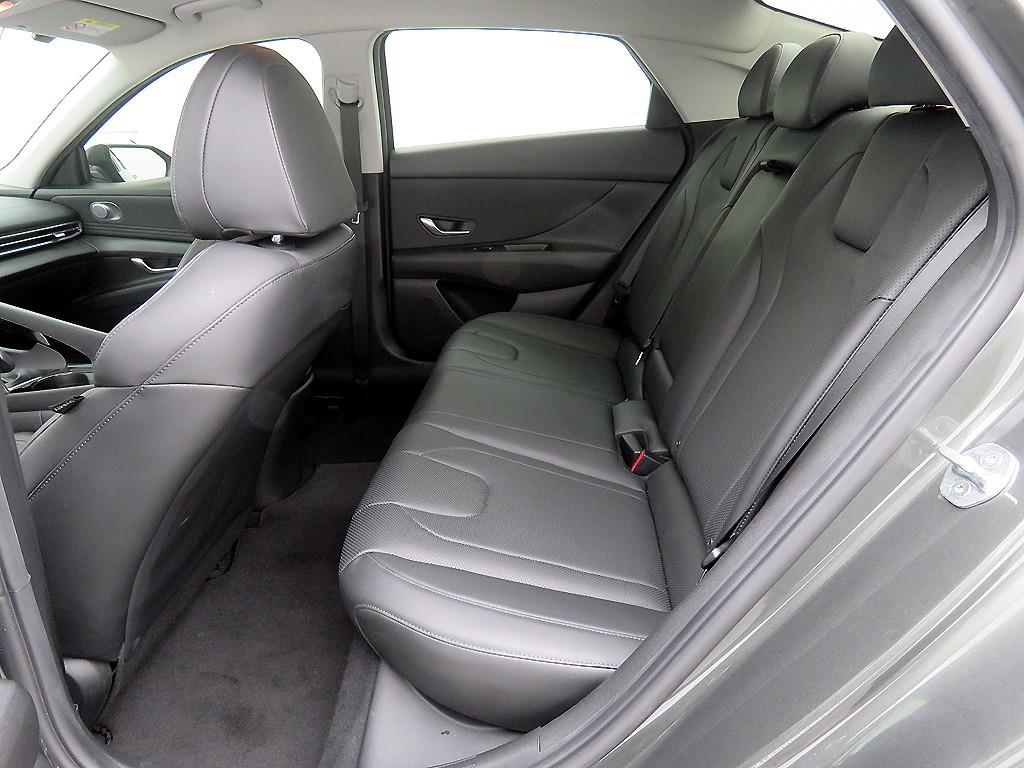 HYUNDAI Avante - Vista 7