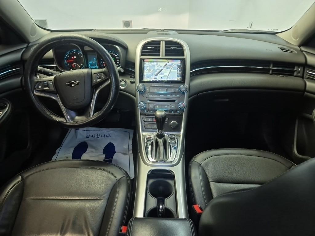 Chevrolet Malibu - Vista 5