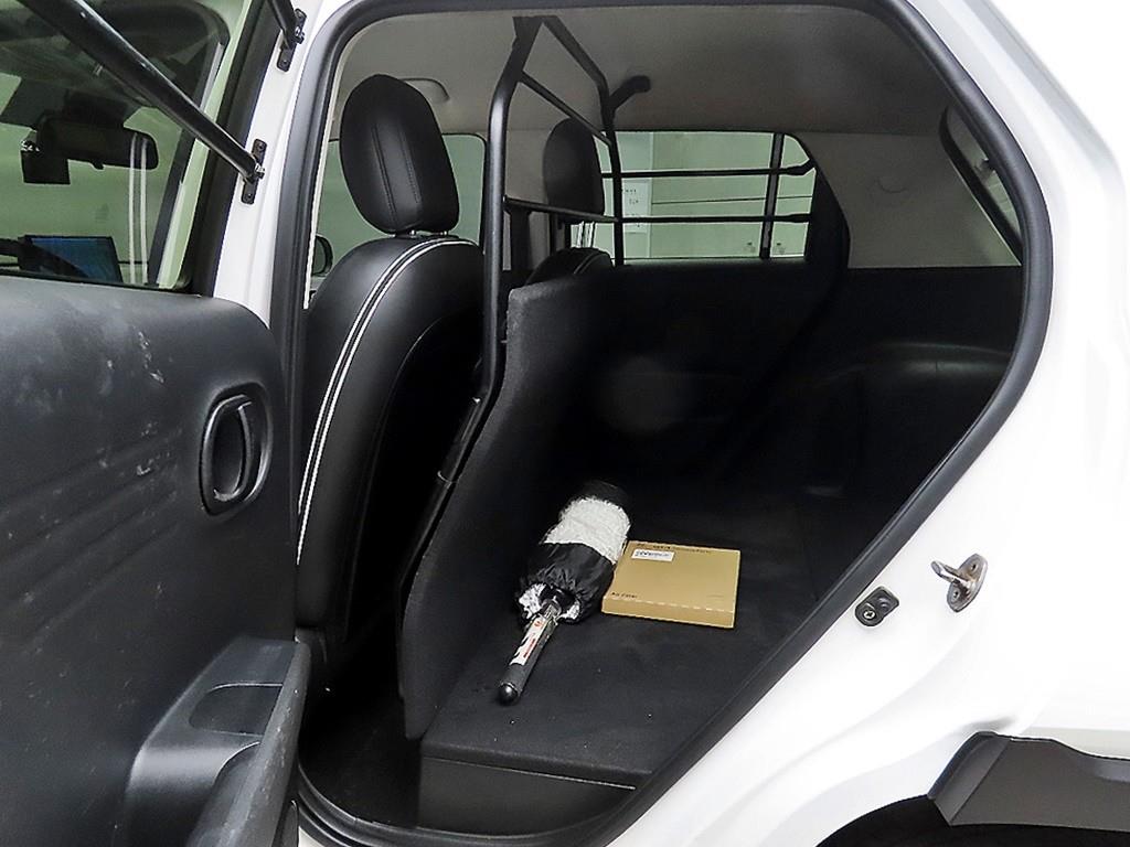 HYUNDAI Casper - Vista 6