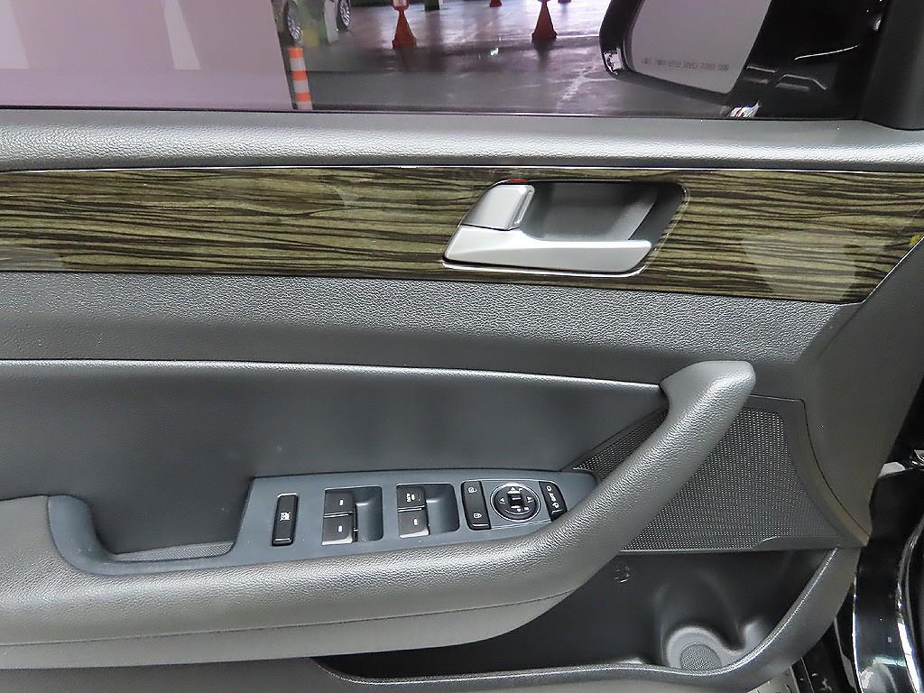 HYUNDAI Sonata 2017 Negro - Importación desde Corea - HF Imports Iquique - Foto 12