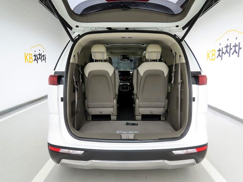 KIA Carnival - Vista 5