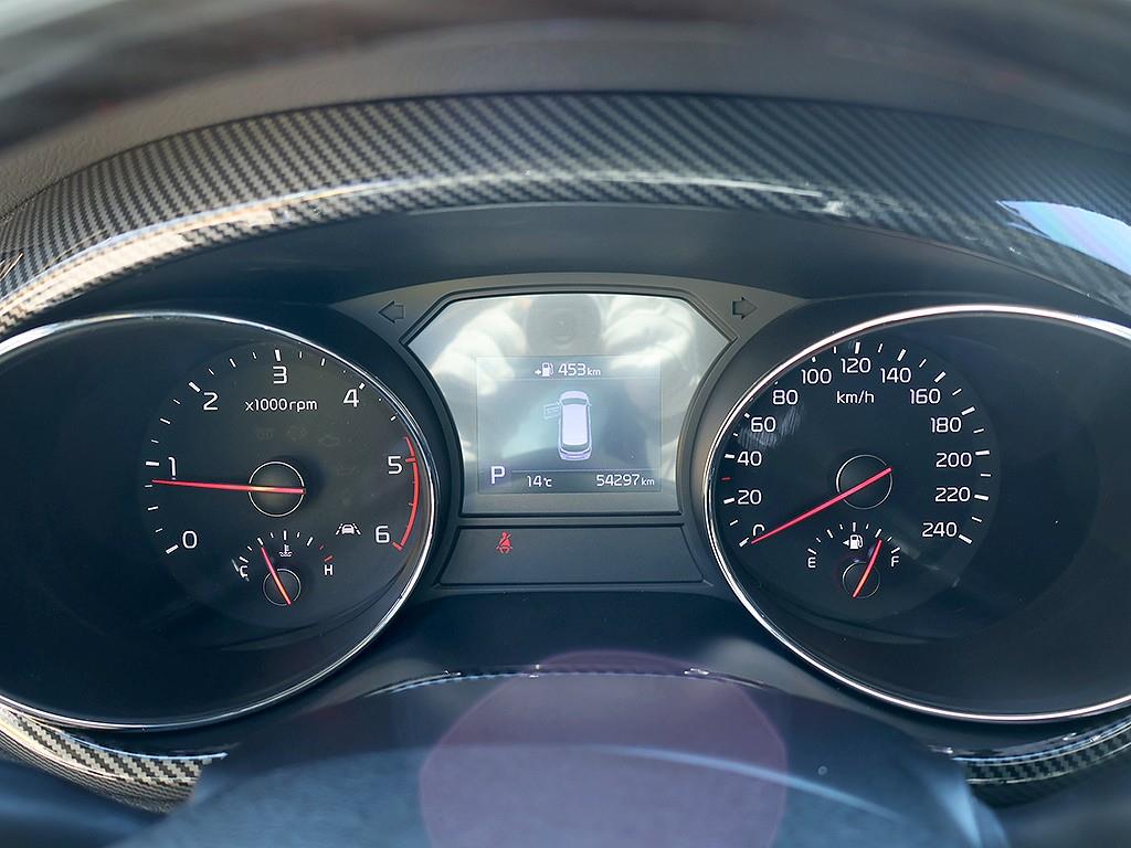 KIA Carnival - Vista 11