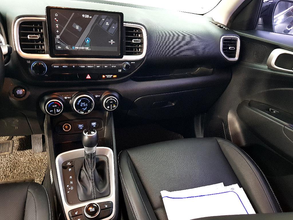 HYUNDAI Venue - Vista 10