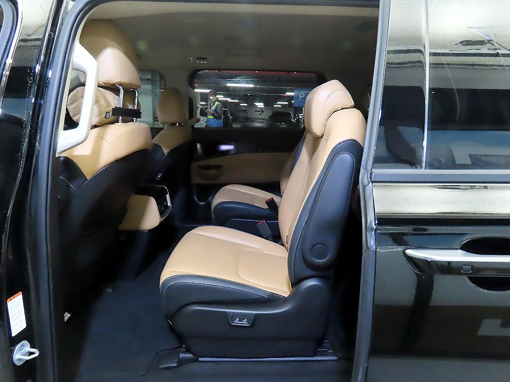 KIA Carnival - Vista 7