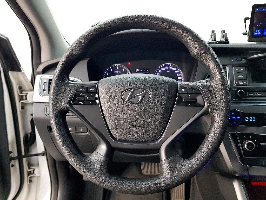 HYUNDAI Sonata - Vista 11