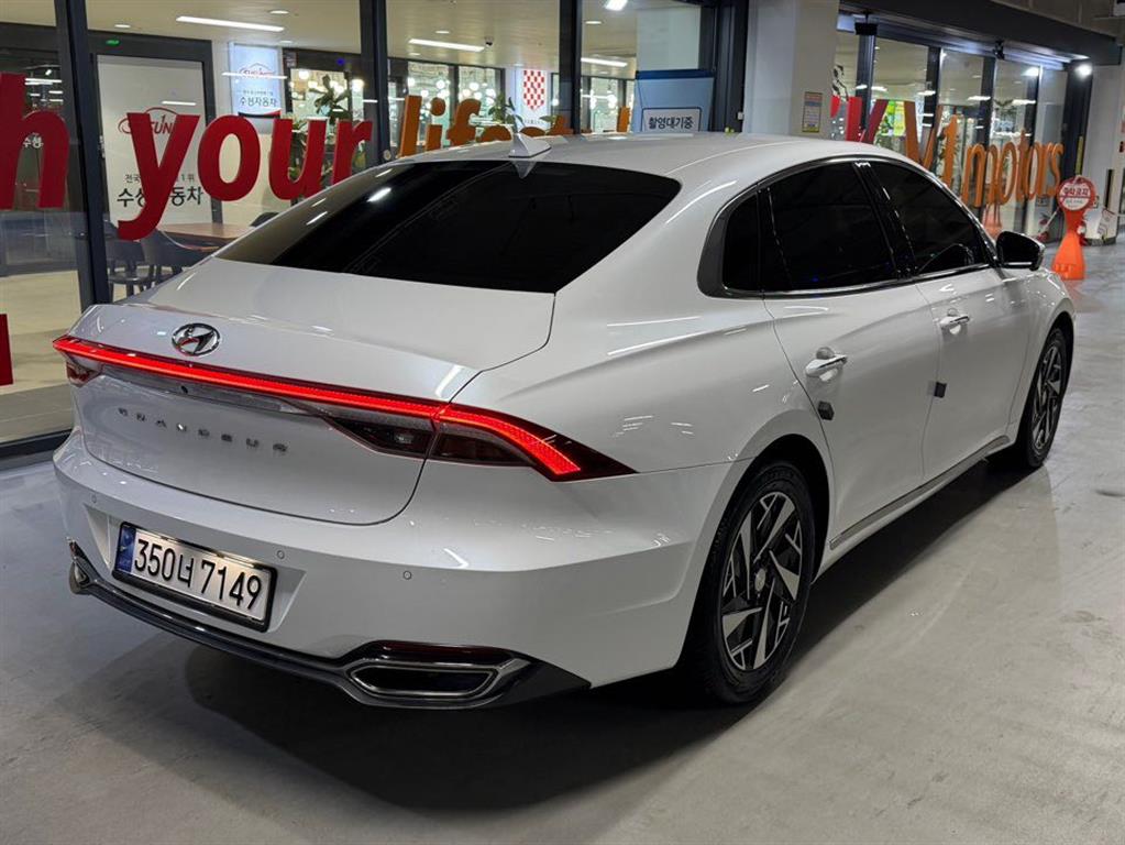 HYUNDAI Grandeur - Vista 4