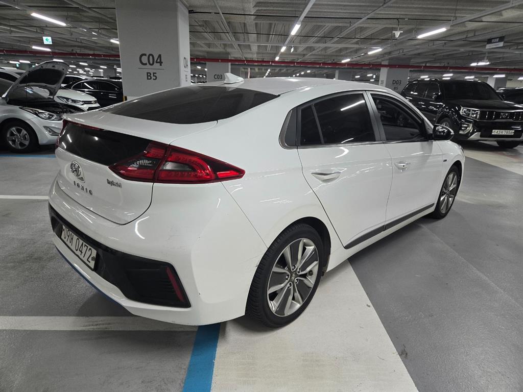 HYUNDAI Ioniq - Vista 2