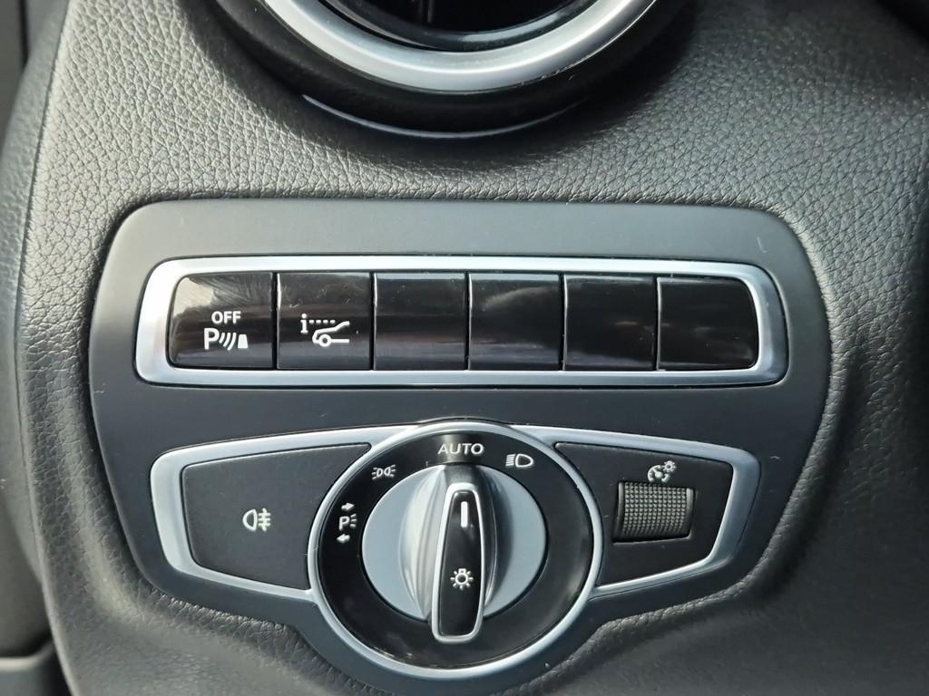 Mercedes Benz C Class - Vista 5