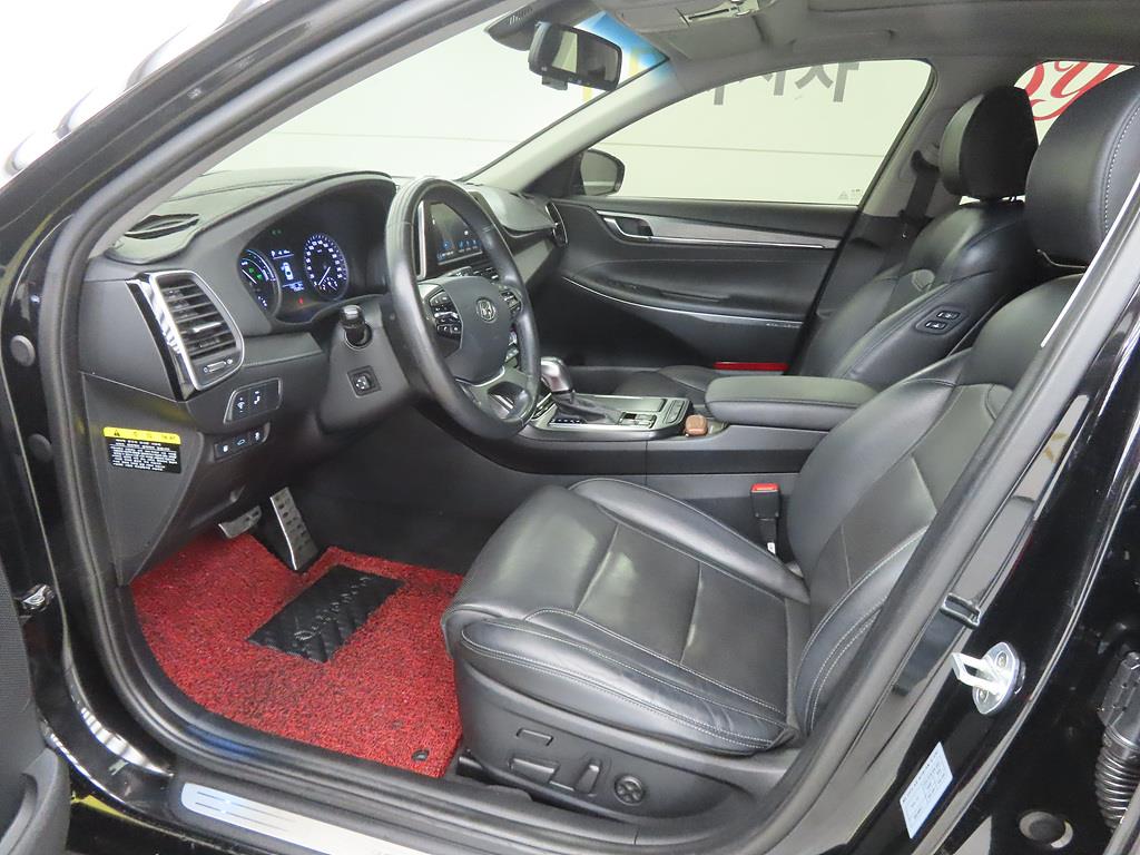HYUNDAI Grandeur - Vista 5