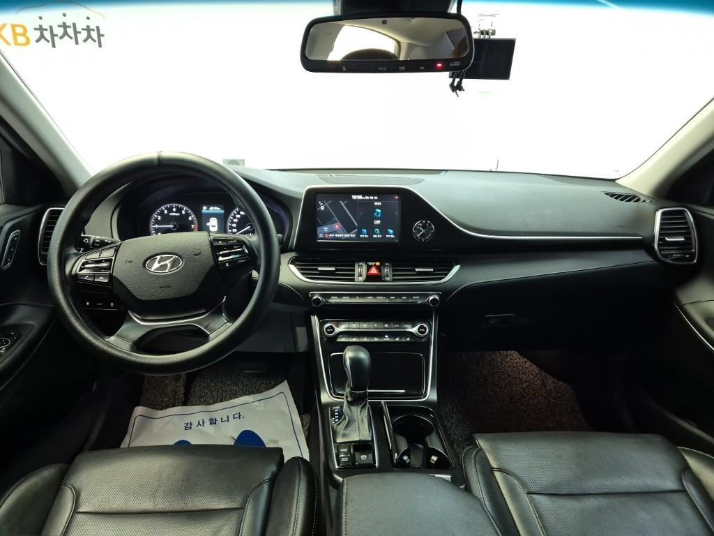 HYUNDAI Grandeur - Vista 7