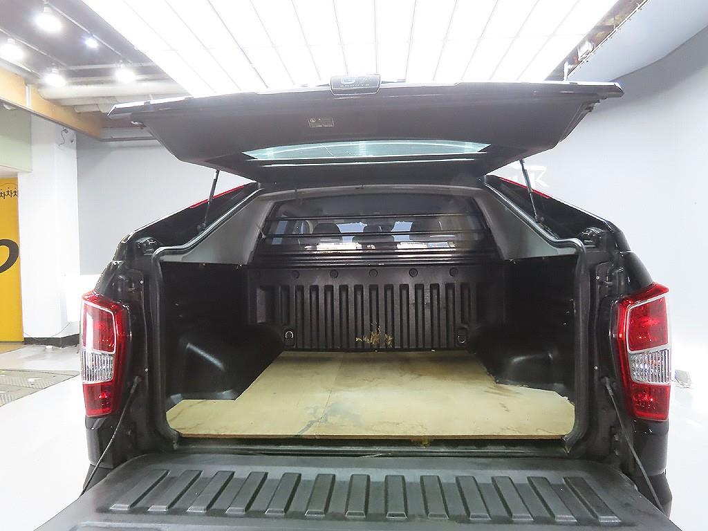 Ssangyong Rexton 2019 Negro - Importación desde Corea - HF Imports Iquique - Foto 9