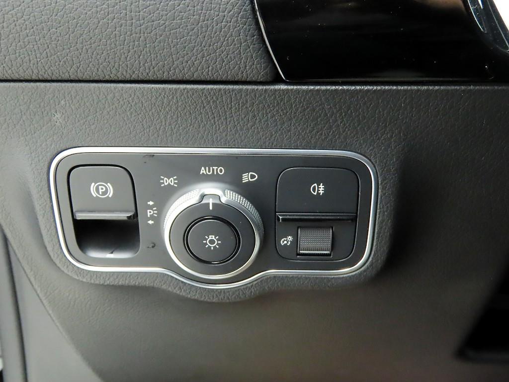Mercedes Benz GLA Class - Vista 12