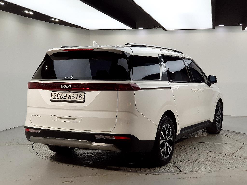 KIA Carnival - Vista 4