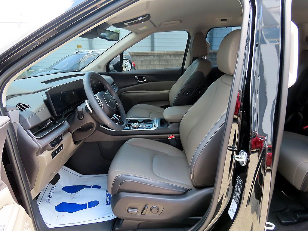 KIA Carnival - Vista 5