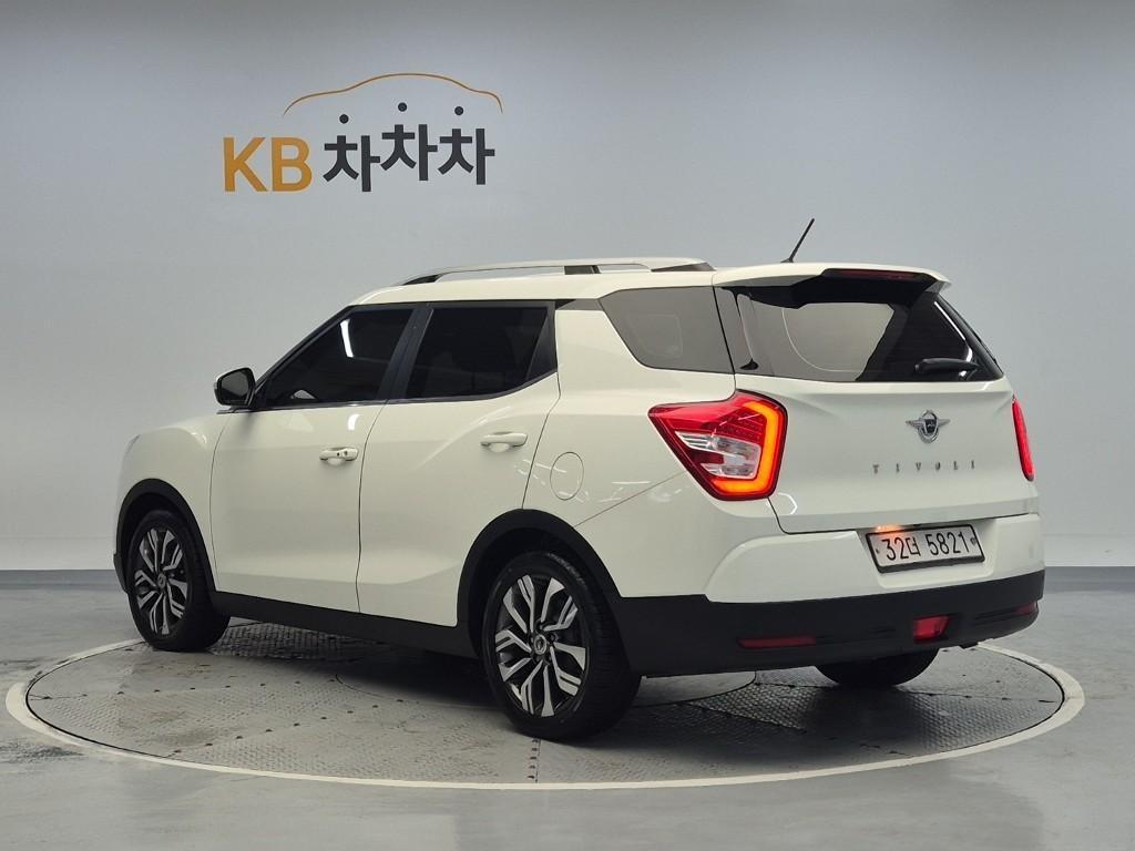 Ssangyong Tivoli - Vista 2