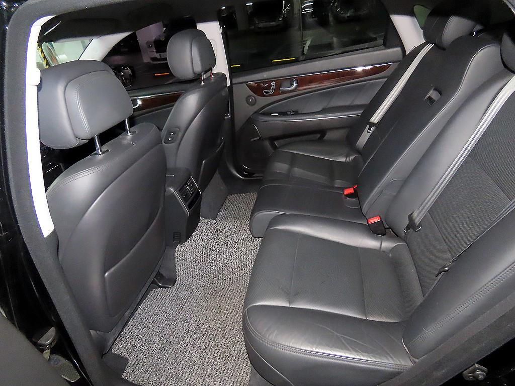 HYUNDAI Equus - Vista 7