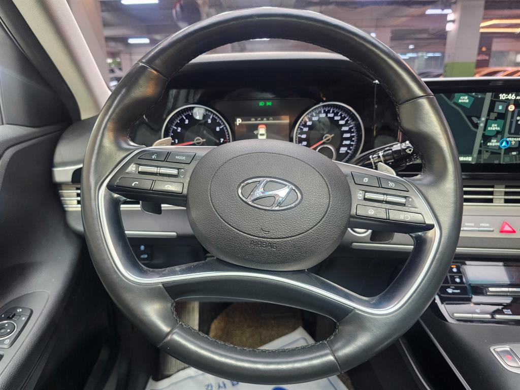 HYUNDAI Grandeur - Vista 10