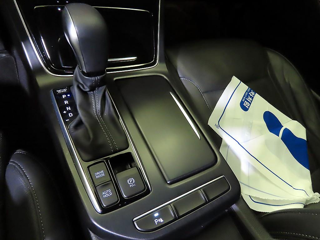 HYUNDAI Grandeur - Vista 12