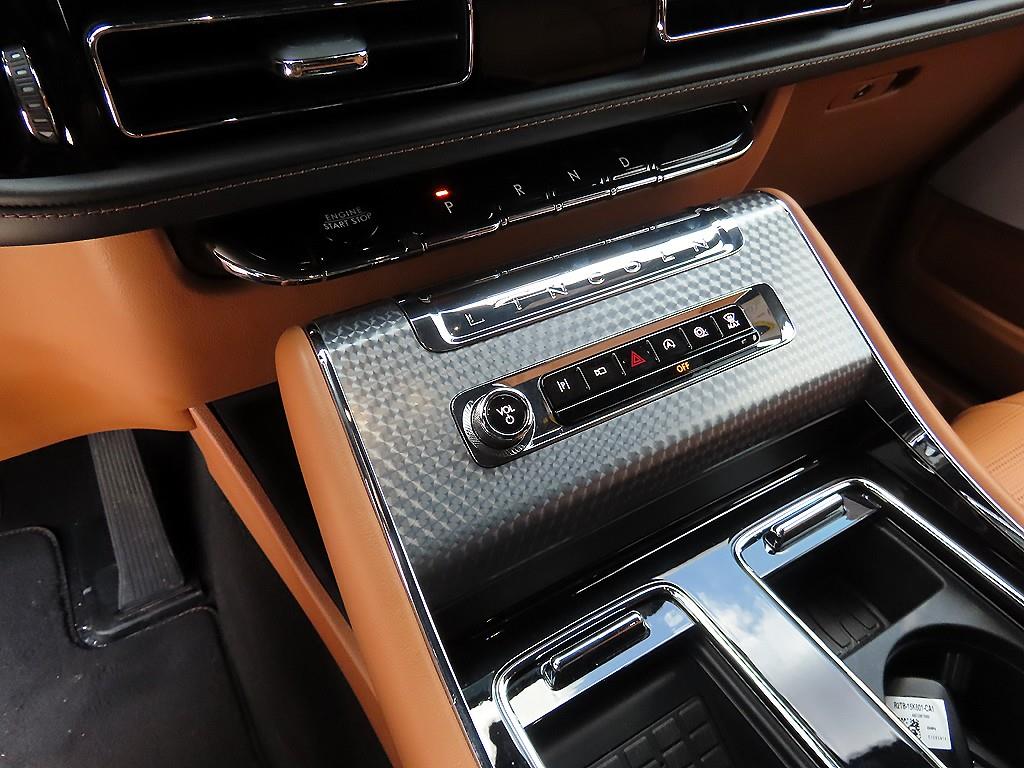 Lincoln Aviator - Vista 11