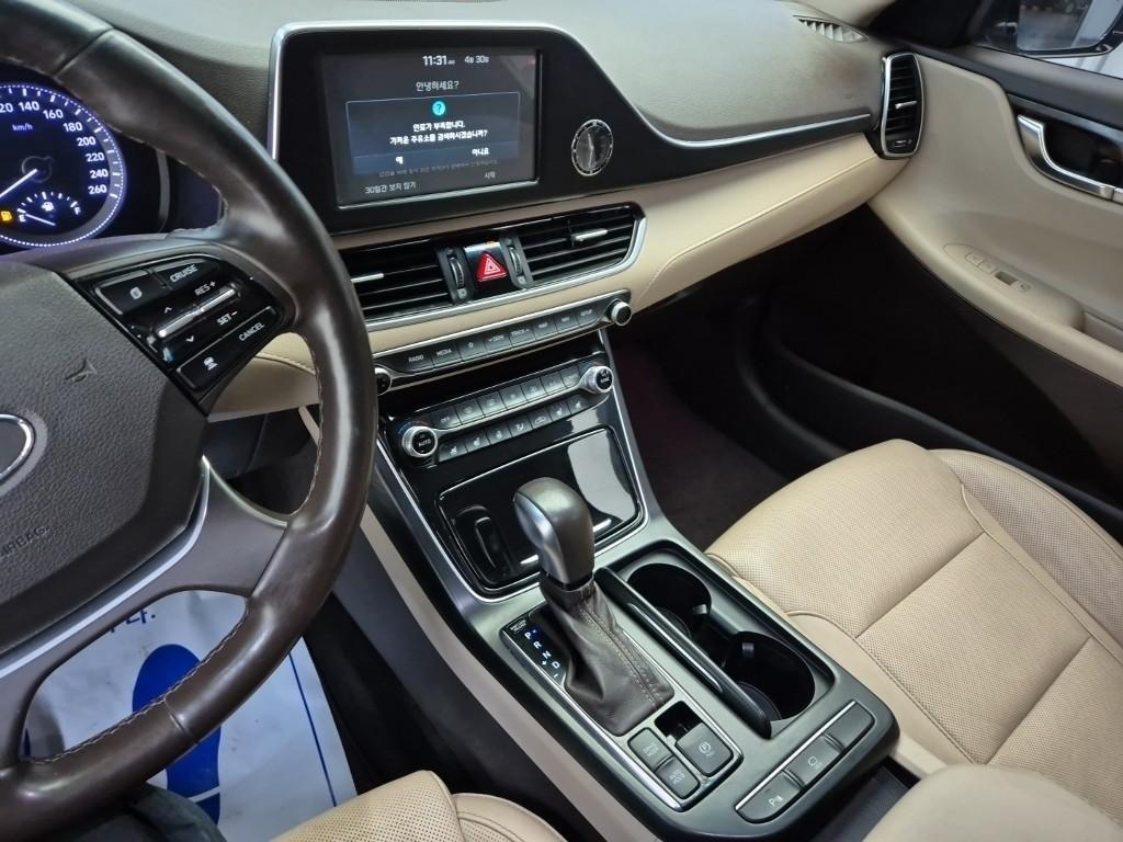 HYUNDAI Grandeur - Vista 9