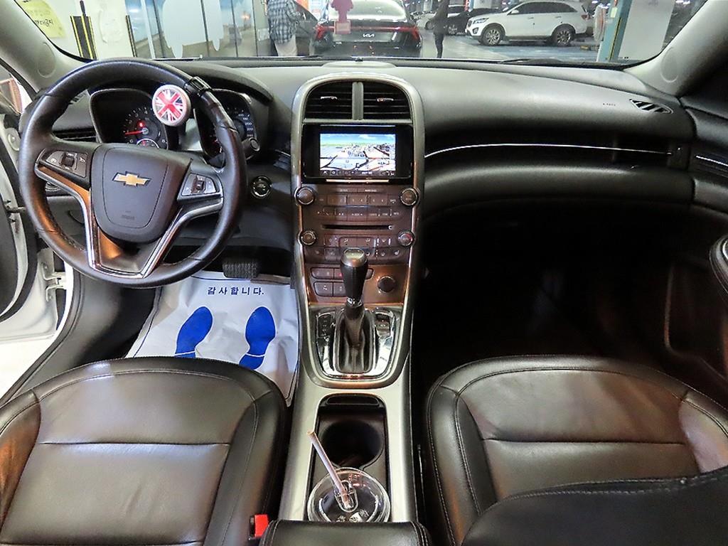 Chevrolet Malibu - Vista 10
