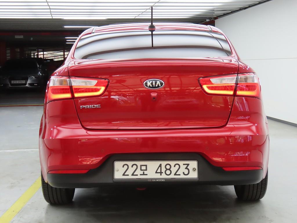 KIA Pride - Vista 4