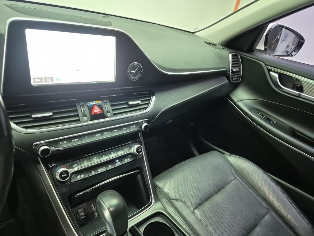 HYUNDAI Grandeur - Vista 10